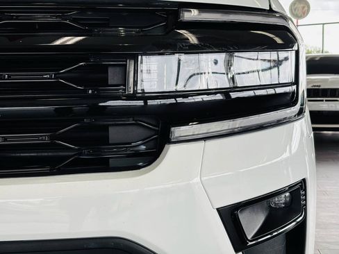 Used 2024 Ford Expedition Limited AWD/4WD image 20