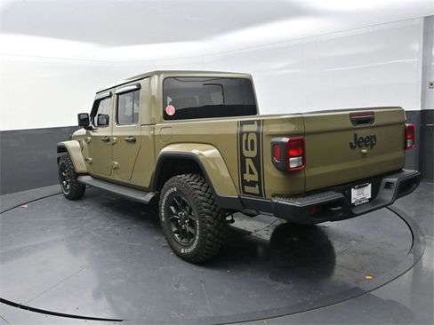 Used 2025 Jeep Gladiator Sport image 5