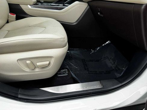 Used 2021 Toyota Highlander Platinum image 61