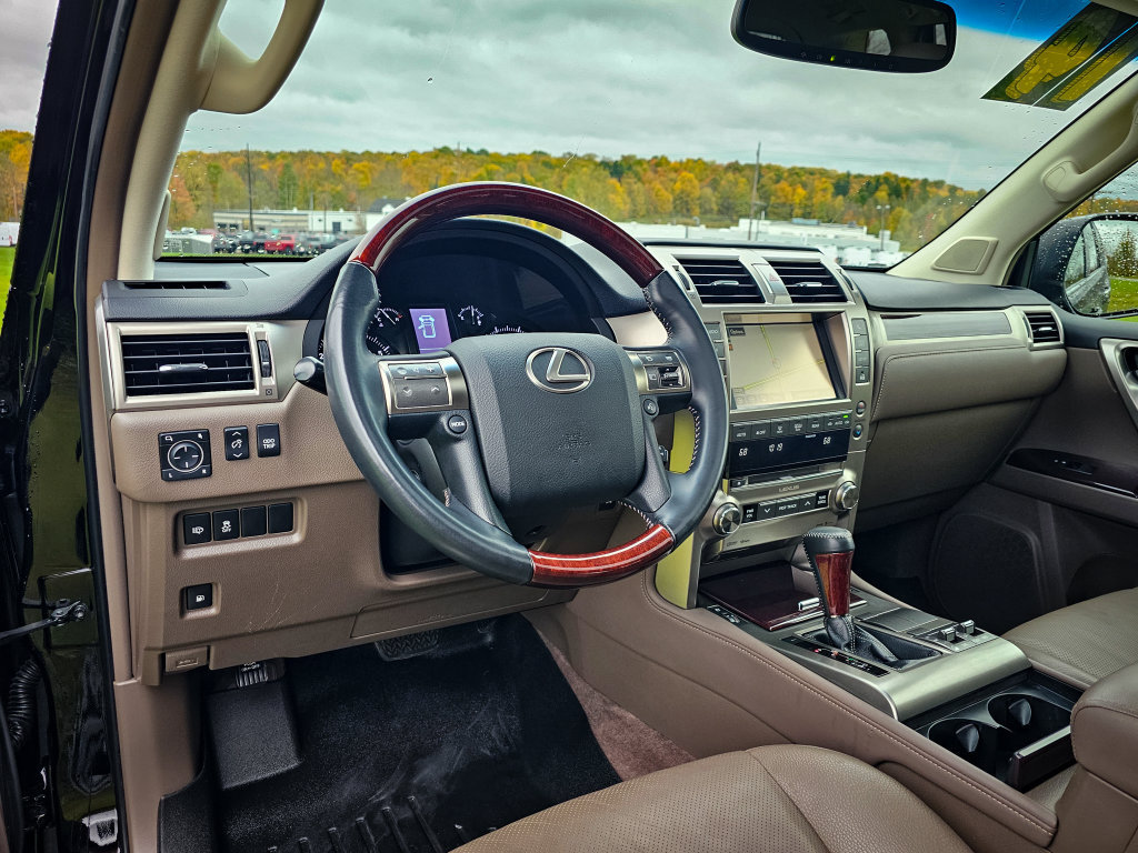 Used 2014 Lexus GX 460 w/ Premium Package AWD/4WD image 14