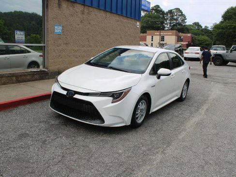 Used 2020 Toyota Corolla LE FWD image 3