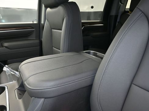 New 2026 Chevrolet Silverado 3500 LT w/ All Star Edition AWD/4WD image 14