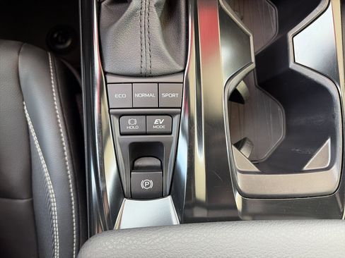 Certified 2025 Toyota Camry SE image 25