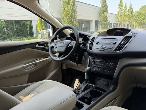 Used 2017 Ford Escape SE AWD/4WD image 18