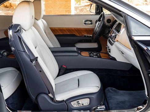 Certified 2016 Rolls-Royce Dawn RWD image 30
