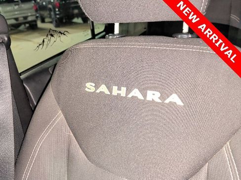 Used 2015 Jeep Wrangler Unlimited Sahara w/ Connectivity Group image 22