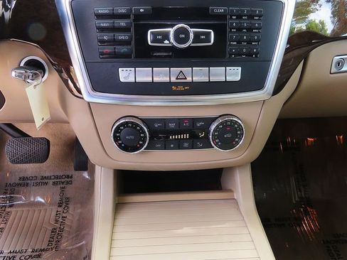 Used 2012 Mercedes-Benz ML 350 4MATIC image 27
