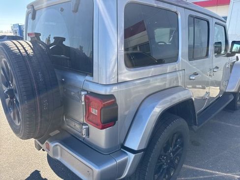 Used 2021 Jeep Wrangler Unlimited Sahara image 3