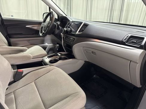Used 2016 Honda Pilot EX image 12