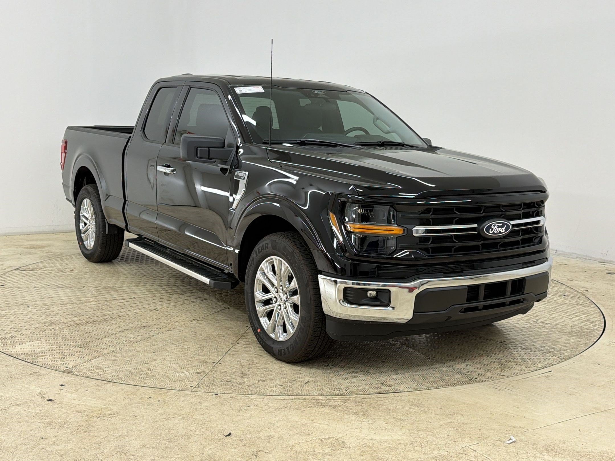 New 2026 Ford F150 XLT w/ XLT Chrome Appearance Package RWD image 7