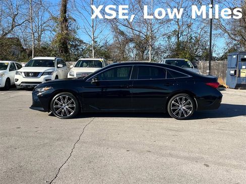 Used 2019 Toyota Avalon Touring w/ Advanced Safety Package image 8