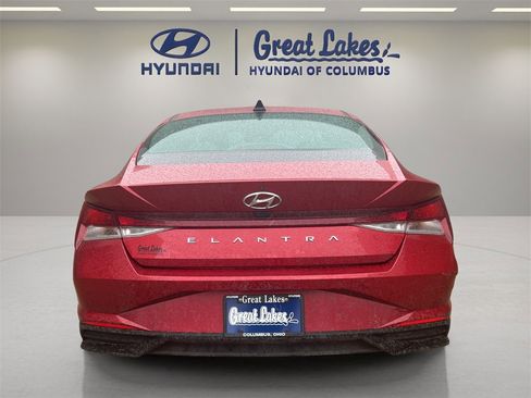 Used 2021 Hyundai Elantra SE image 4