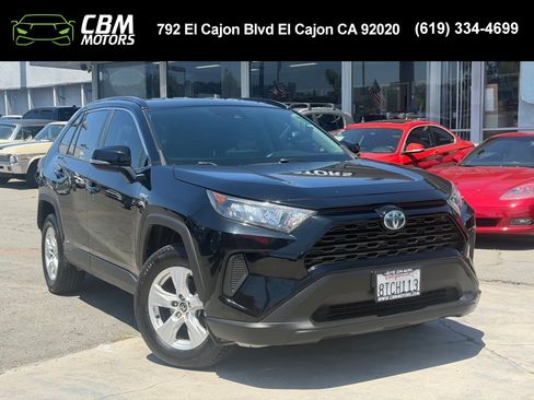 Used 2020 Toyota RAV4 LE AWD/4WD image 1