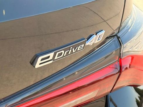 Used 2023 BMW i4 eDrive40 RWD image 9