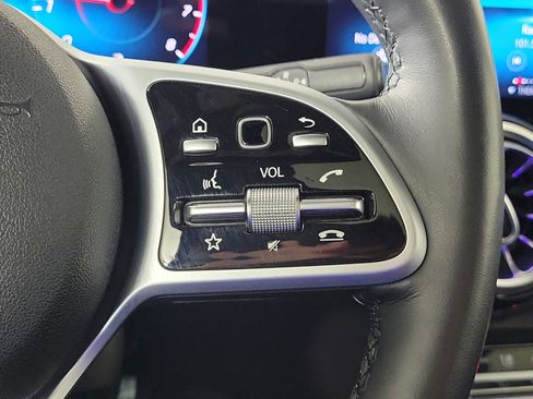 Used 2021 Mercedes-Benz GLB 250 4MATIC w/ Premium Package image 14