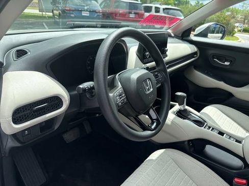 Certified 2025 Honda HR-V LX image 14