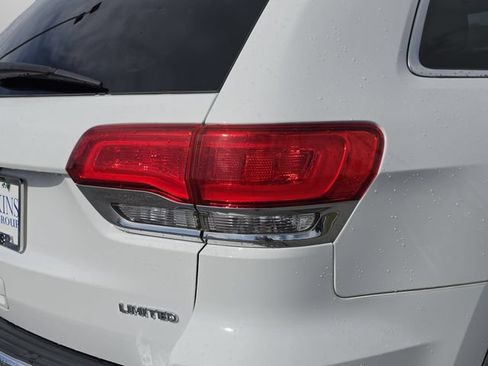 Used 2018 Jeep Grand Cherokee Limited AWD/4WD image 14
