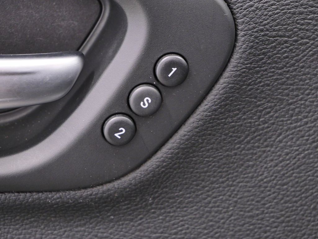 Certified 2020 Jeep Cherokee Limited AWD/4WD image 21