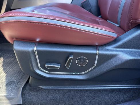 Used 2018 Ford F150 Platinum w/ Equipment Group 701A Luxury image 9