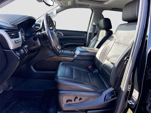 Used 2020 GMC Yukon Denali w/ Denali Premium Package RWD image 8