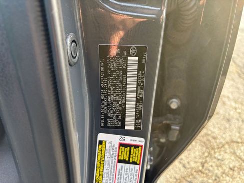 Used 2025 Toyota Camry SE image 27