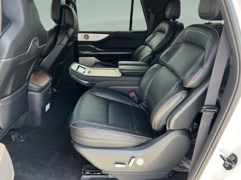 New 2026 Lincoln Navigator L Black Label AWD/4WD image 20