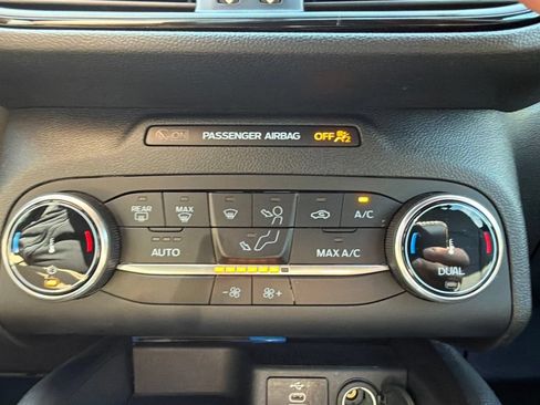 Used 2025 Ford Escape ST-Line AWD/4WD image 27