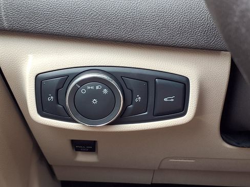 Used 2017 Lincoln MKC Premiere FWD image 18