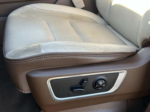 Used 2019 RAM 1500 Laramie image 16