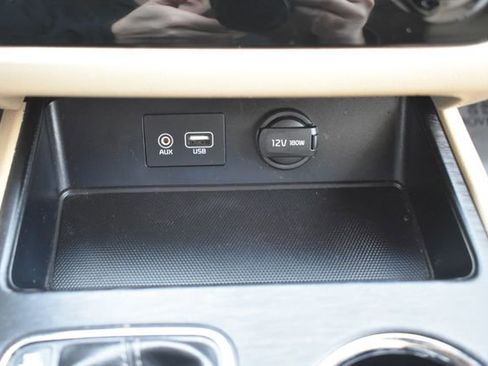 Used 2019 Kia Sedona LX image 29
