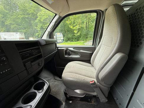 Used 2015 Chevrolet Express 2500 image 13