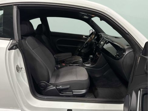 Used 2019 Volkswagen Beetle 2.0T S image 27