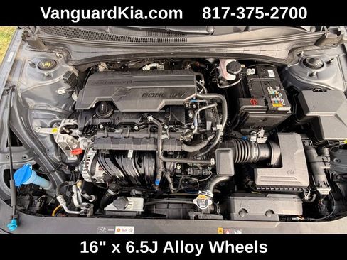 Used 2024 Hyundai Elantra SEL image 29