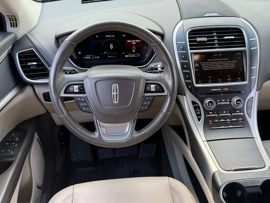 Used 2019 Lincoln Nautilus FWD image 13