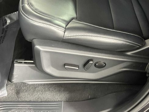 Used 2025 Ford Expedition Max Platinum w/ Driver's Package image 9