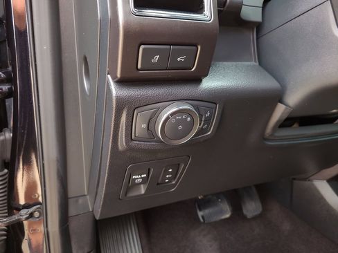 Used 2021 Ford Expedition Limited RWD image 22