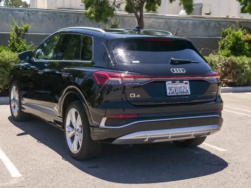 Used 2023 Audi Q4 e-tron Prestige w/ 20" Wheel Package AWD/4WD image 7