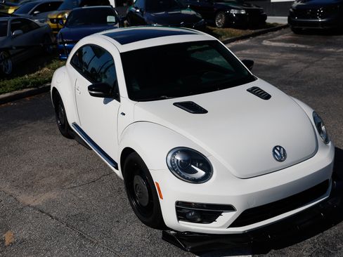 Used 2013 Volkswagen Beetle Turbo FWD image 20