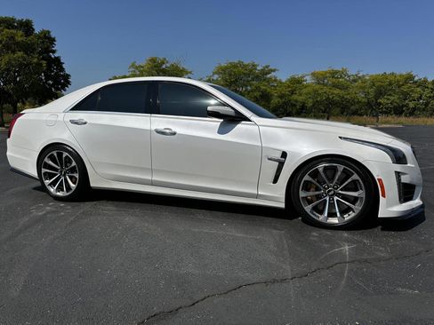 Used 2017 Cadillac CTS V w/ Luxury Package image 9