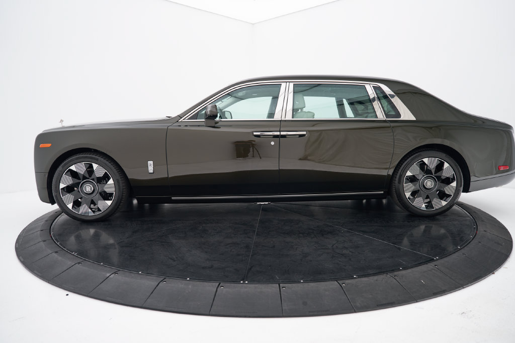 Used 2026 Rolls-Royce Phantom Extended Wheelbase RWD image 12