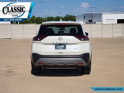 Used 2023 Nissan Rogue SV FWD image 9