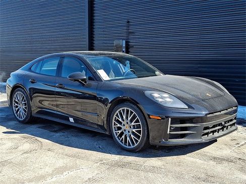 New 2025 Porsche Panamera 4 image 9