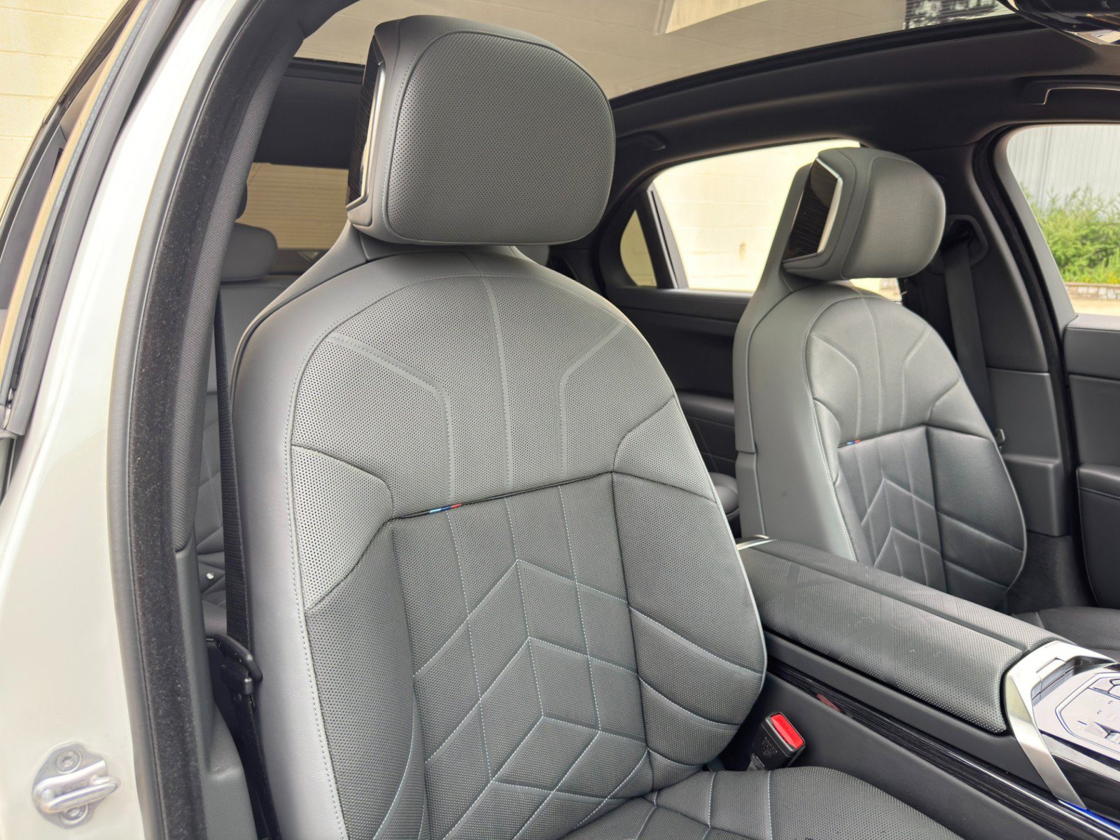 Used 2023 BMW 740i RWD image 50