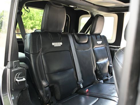 Used 2018 Jeep Wrangler Unlimited Rubicon w/ Dual Top Group AWD/4WD image 26