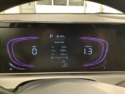 Certified 2025 Kia Seltos LX image 18