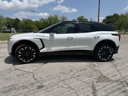 New 2025 Chevrolet Blazer EV RS image 2