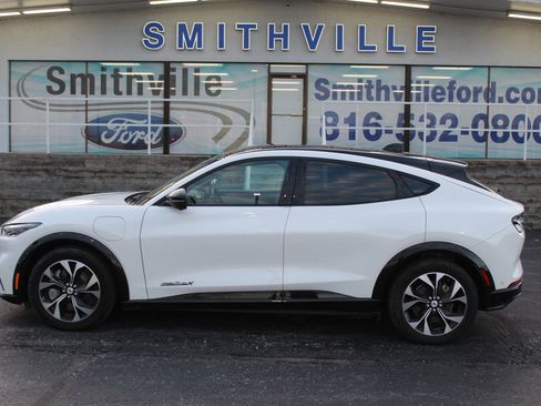 Used 2023 Ford Mustang Mach-E Premium image 4