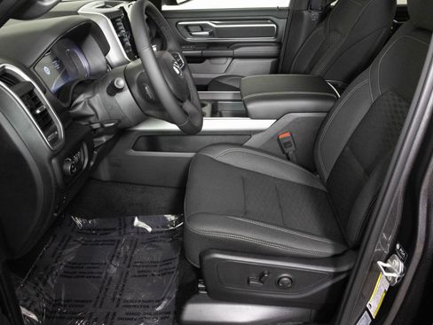 New 2026 RAM 1500 4x4 Crew Cab image 15