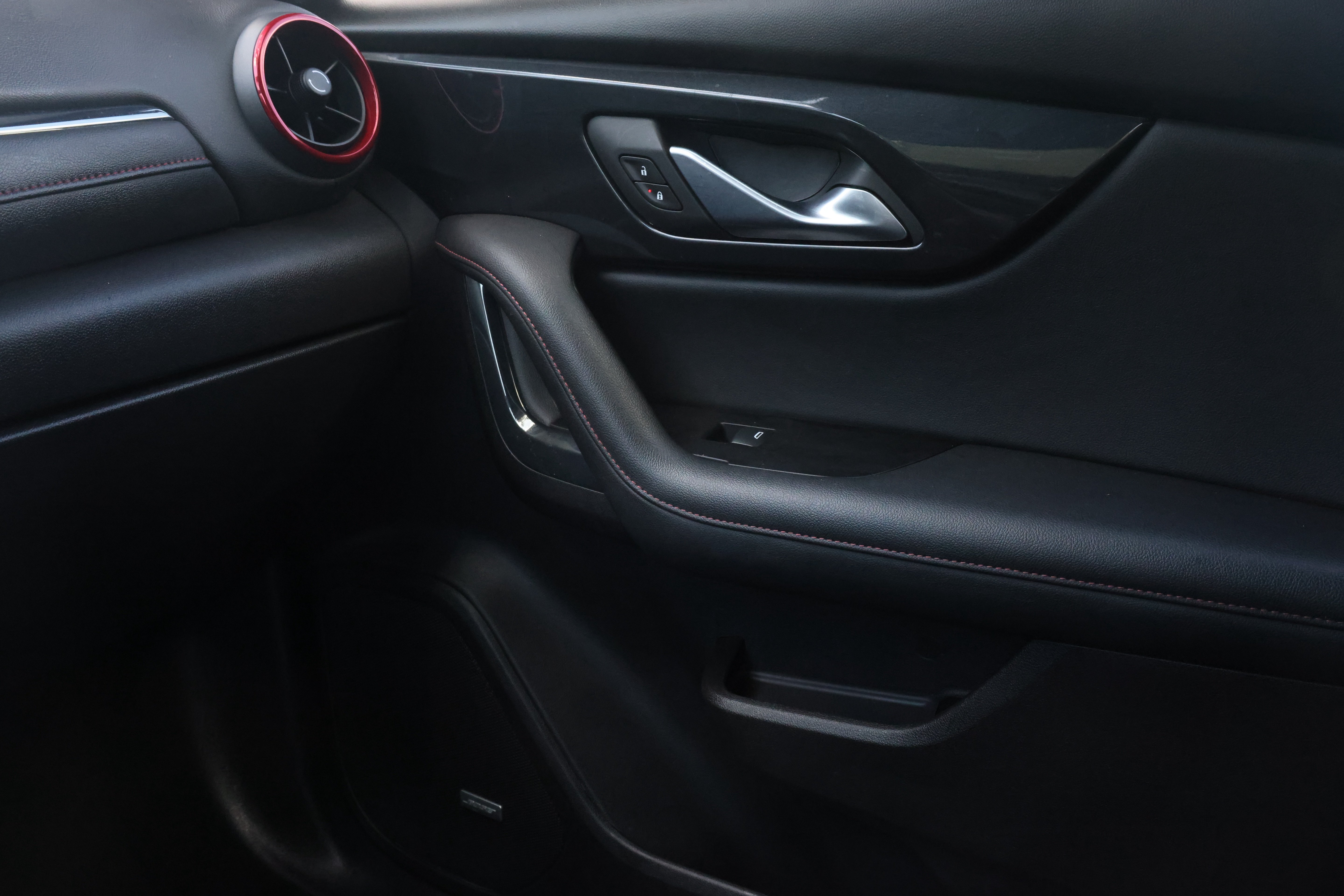 Used 2020 Chevrolet Blazer RS FWD image 11