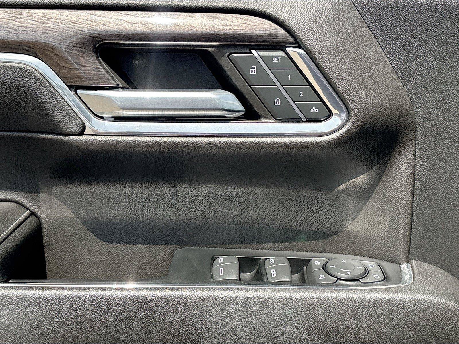 Used 2024 Chevrolet Silverado 1500 LTZ w/ LTZ Convenience Package II AWD/4WD image 17